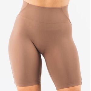 Alphalete NWOT Aura Biker Short 9" - Oak - Size Small